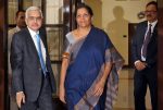 India's Finance Minister Nirmala Sitharaman and the Reserve Bank of India (RBI) Governor Shaktikanta Das arrive to attend the RBI's central board meeting in New Delhi, India, 8 July 2019 (Photo: Reuters/Anushree Fadnavis).
