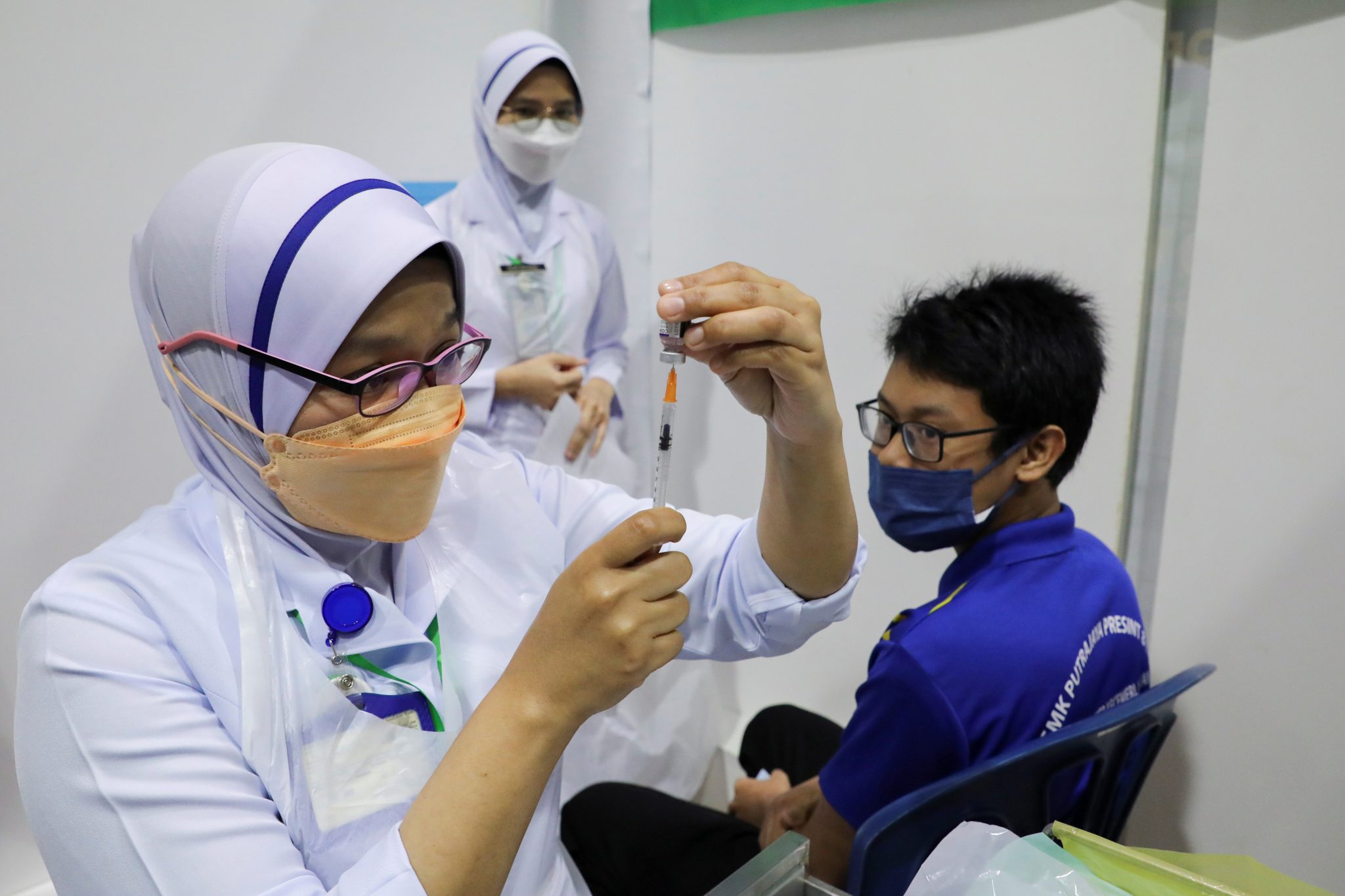 Covid rate vaccination malaysia 19