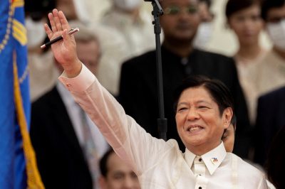 Ferdinand 'Bongbong' Marcos Jr. waves to the audience after taking oath as the 17th President of the Philippines during the inauguration ceremony at the National Museum in Manila, Philippines, 30 June, 2022 (Photo: Reuters/Eloisa Lopez/File Photo).