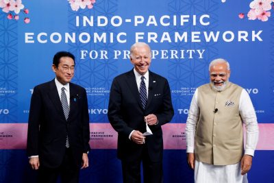 جو بایدن، رئیس جمهور ایالات متحده، نارندرا مودی، نخست وزیر هند و فومیو کیشیدا، نخست وزیر ژاپن، در مراسم راه اندازی چارچوب اقتصادی هند و اقیانوس آرام (IPEF) در توکیو، ژاپن در 23 مه 2022 شرکت کردند (عکس: رویترز/جاناتان ارنست)