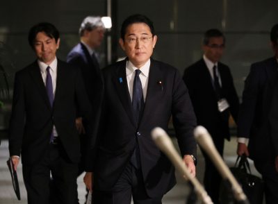 日本の岸田文雄首相は、2023年5月23日に東京で所得税を引き下げる意向を発表した(源光正則/ロイター経由の読売新聞)。